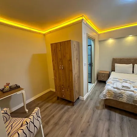 Pilot 2 Homestay